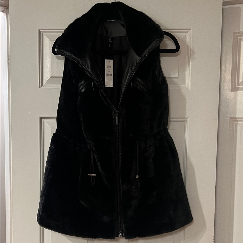 NWT WHBM Black Faux Fur Vest 🖤✨